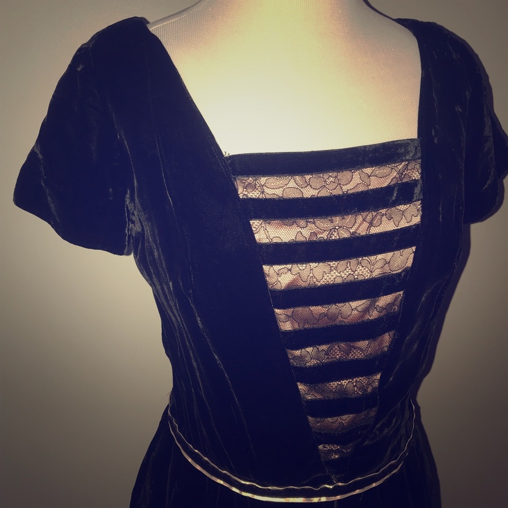 Unique vintage 50s velvet dress